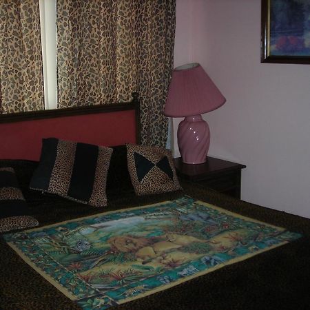 Deer Trail Motel Wisconsin Dells Pokój zdjęcie