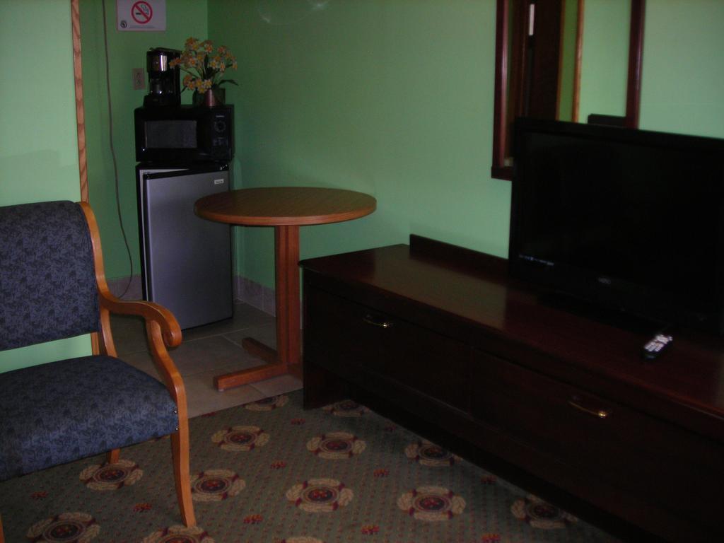 Deer Trail Motel Wisconsin Dells Pokój zdjęcie