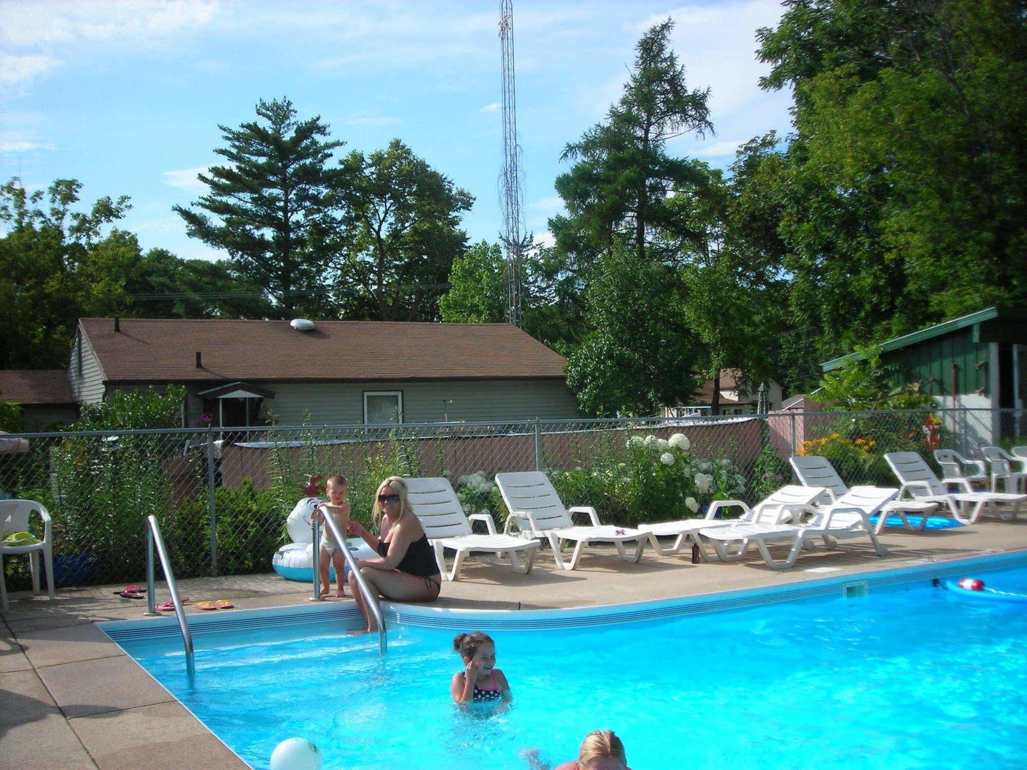 Deer Trail Motel Wisconsin Dells Zewnętrze zdjęcie
